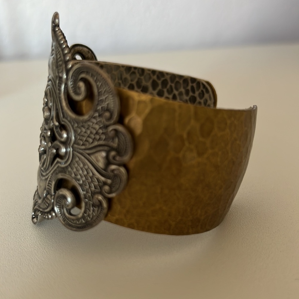 Beautiful Cuff Bracelet - Picture 5 of 6